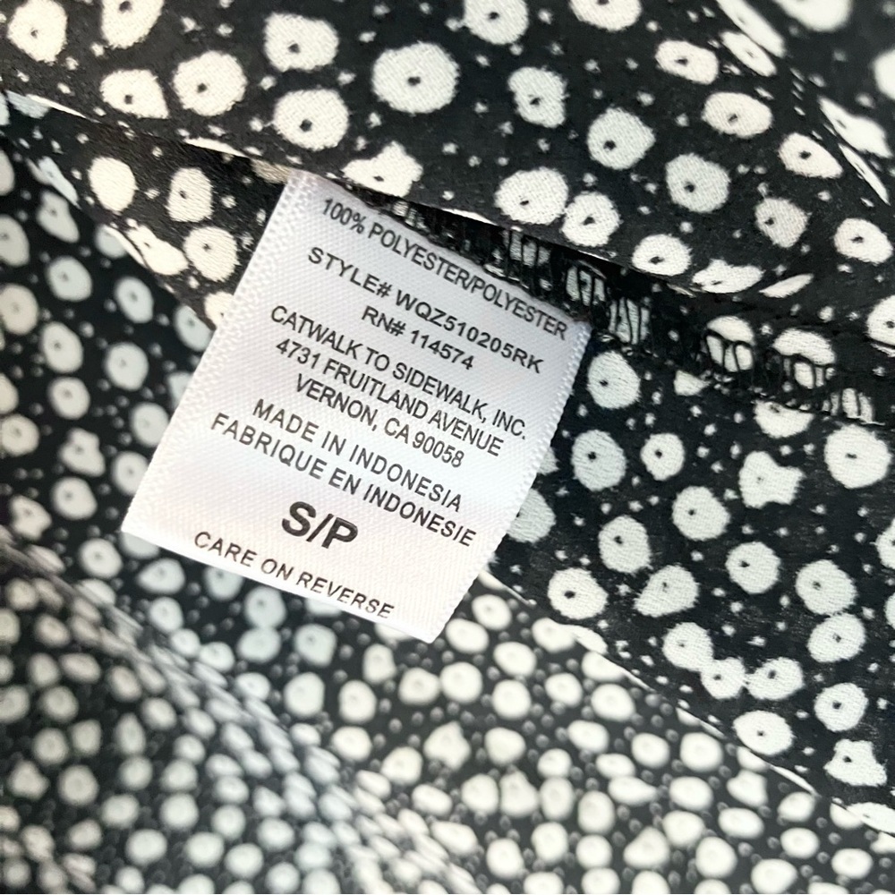 Pleione black and white ditsy floral split neck blouse size small - Picture 5 of 5